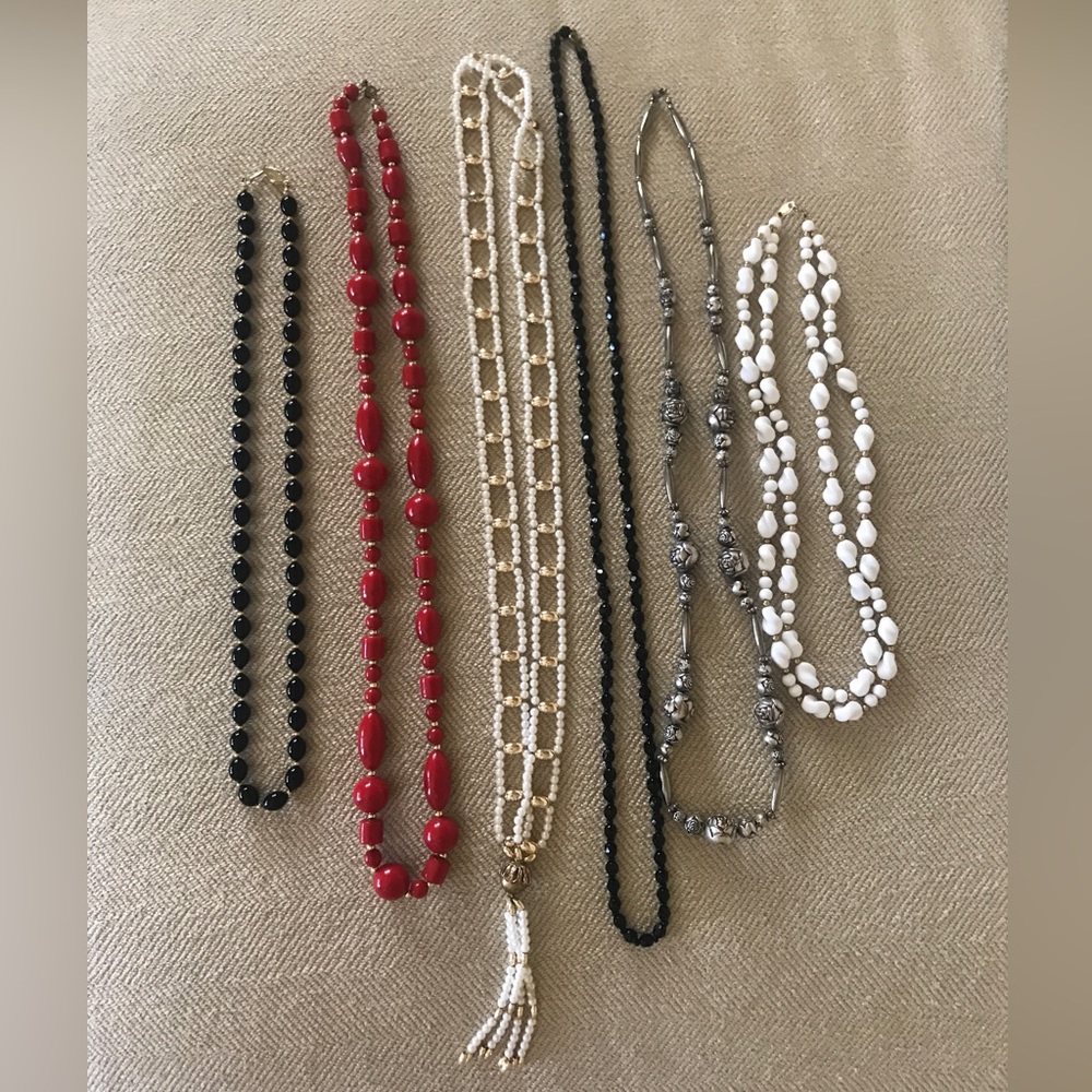 6 necklaces 💕 Final Sale